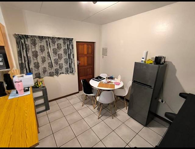 2 BEDROOM APARTMENT FOR SALE IN HILLCREST